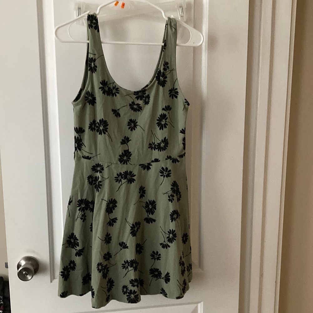 Forever 21 dress .  32” length  17” from armpit to armpit